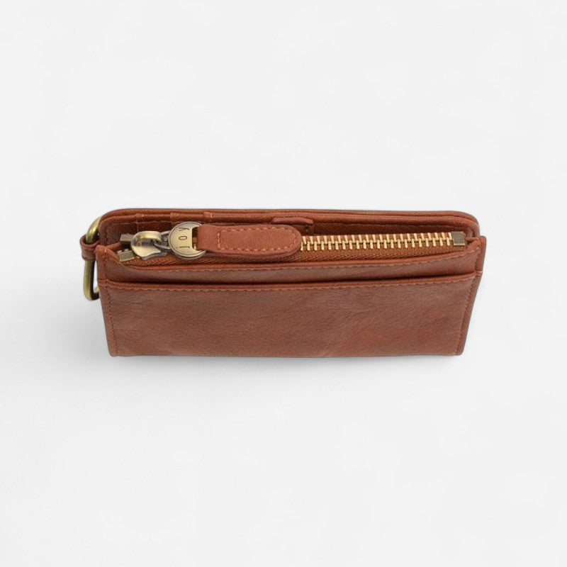 Bobbie Bifold Wallet With Carabiner Saddle