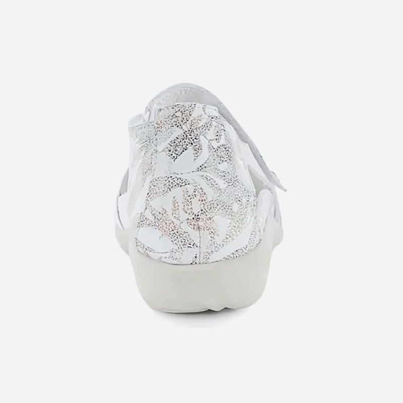 papaki white floral