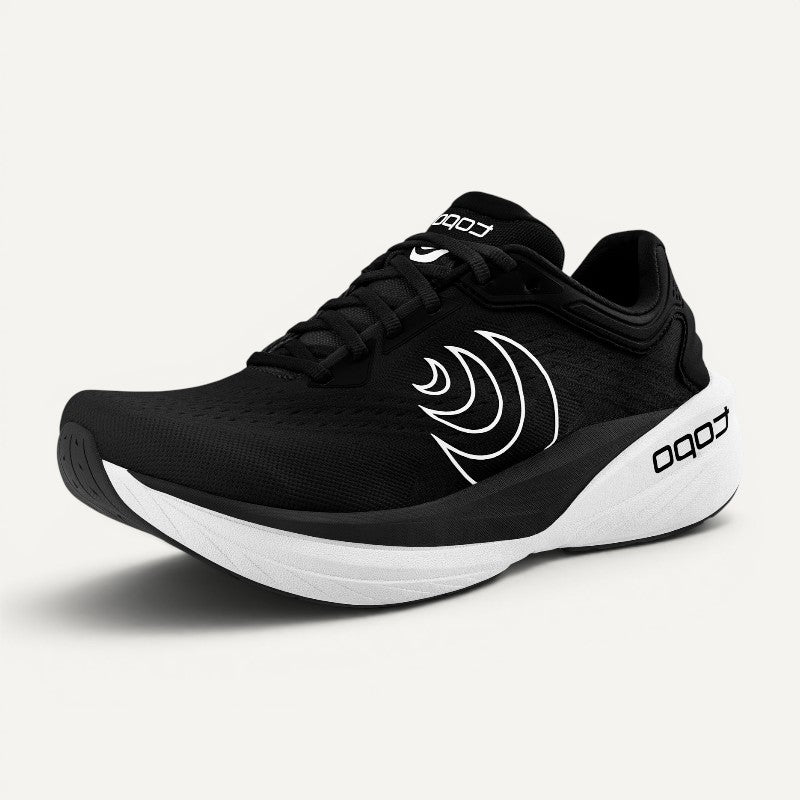 Topo Athletic Men's Phantom 4 Black / White